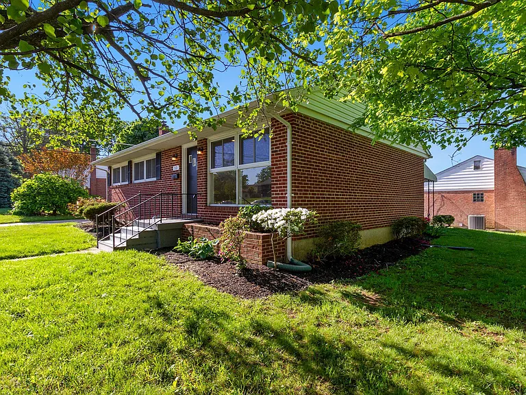 23 Othoridge Rd — Photo 1