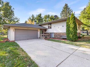 5937 Palo Verde Dr, Rockford, IL 61114