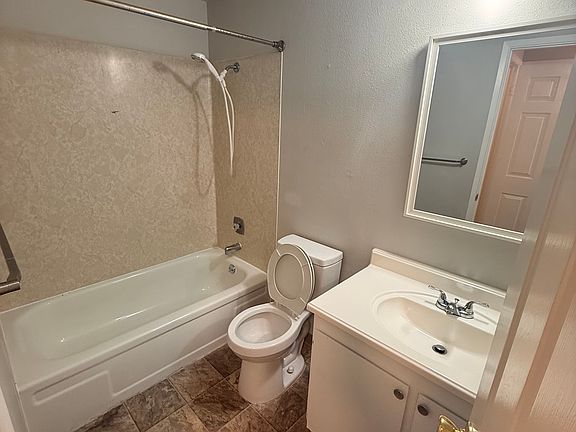 5th image of 3402 I St NE APT H102