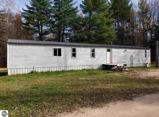 8970 E Cadillac Rd, Falmouth, MI 49632