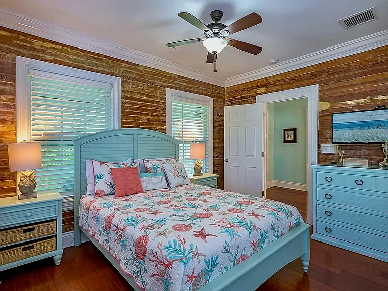 618 Whitehead St — Photo 16