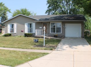 1143 S Glenn Trl, Elk Grove Village, IL 60007