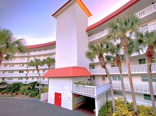 601 N McDonald St APT 206, Mount Dora, FL 32757