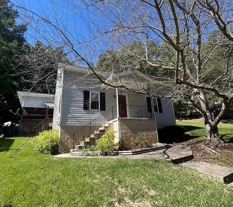 3035 Trent Rd SE