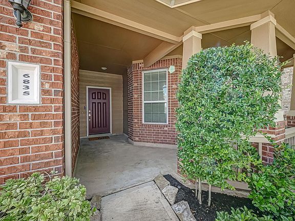 3rd image of 6835 Blue Glade Dr