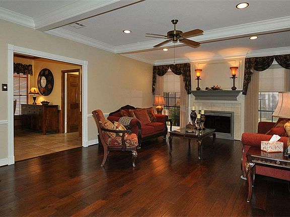 5th image of 3207 Quiet Glen Dr