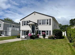 83 Eustis Ave, Newport, RI 02840
