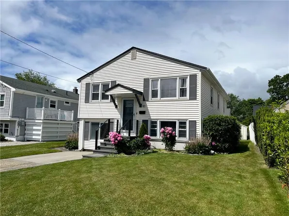 83 Eustis Ave, Newport, RI 02840
