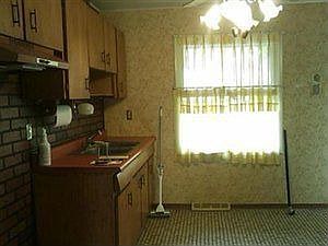 4th image of 2273 Parkwood Dr NW