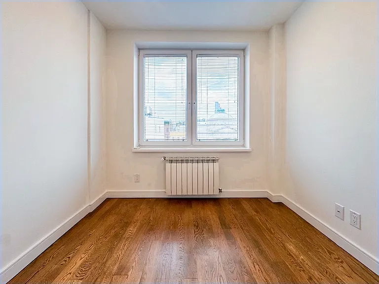 689 Leonard St #3R — Photo 21