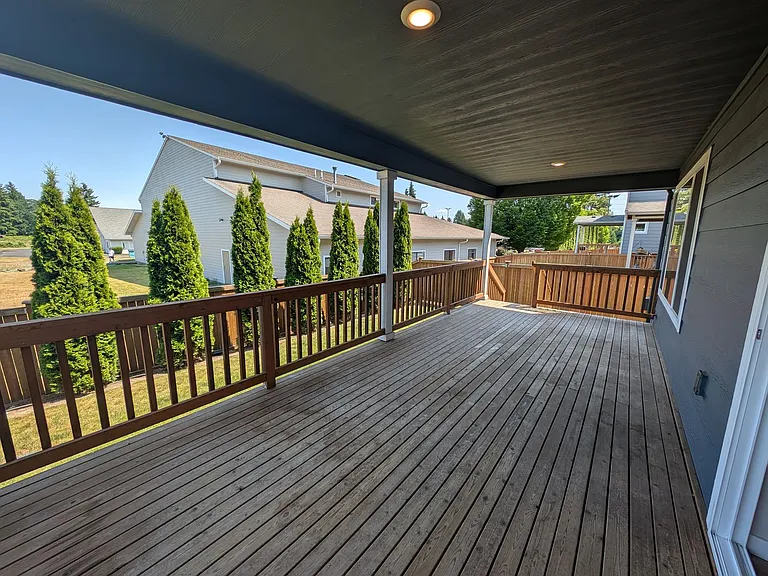 938 Burwood St SE — Photo 35