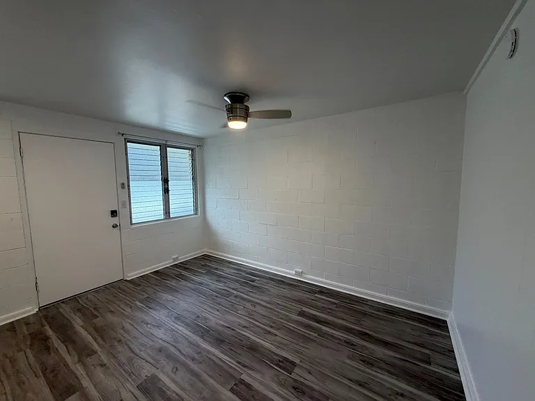1148 Wilder Ave — Photo 3