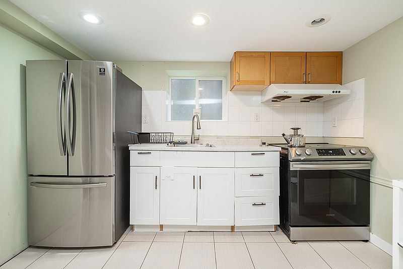 Burnaby Apartment for rent - 2 Bedrooms — photo 4