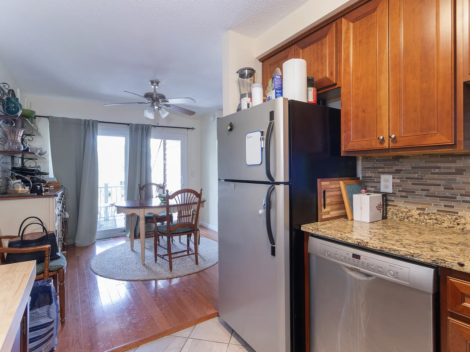 2 bed, 1.5 bath, 1415 sqft, $2,700 — Photo 4