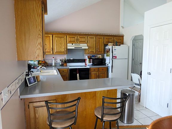 3rd image of 12218 Erskine Cir