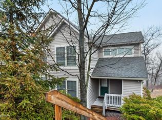 361 Juniper Ct, Tannersville, PA 18372