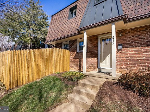 4th image of 212 S Virginia Ave #78
