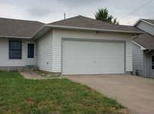 2926 SE Walnut Dr, Topeka, KS 66605