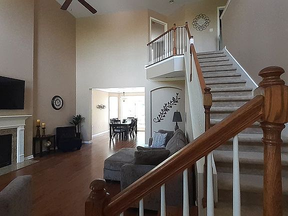 3rd image of 2514 Ancient Oak Ln