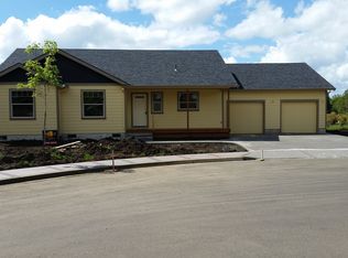 208 SE Hope Ct, Sheridan, OR 97378