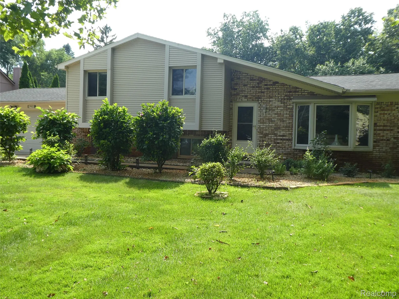 2900 Warner Dr photo 1