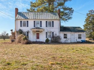 14256 Courtland Rd, Wakefield, VA 23888