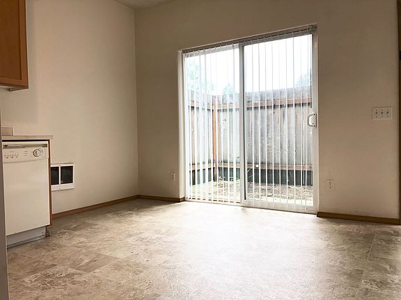 3rd image of 2369 Columbia Blvd APT 10