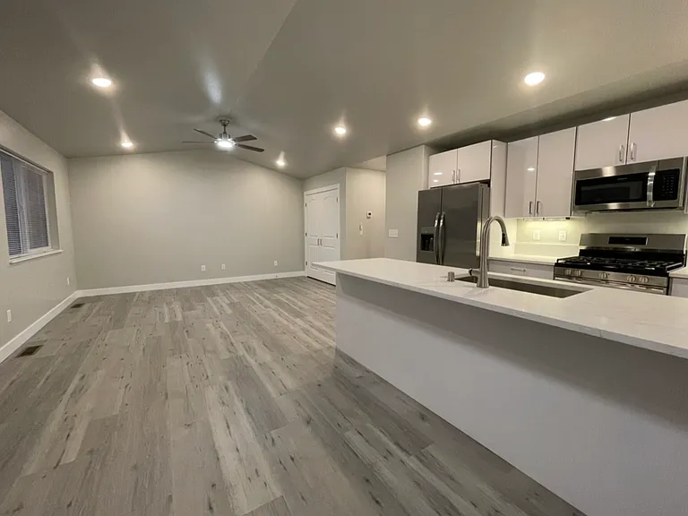 6150 W Karen St #2-4 — Photo 29