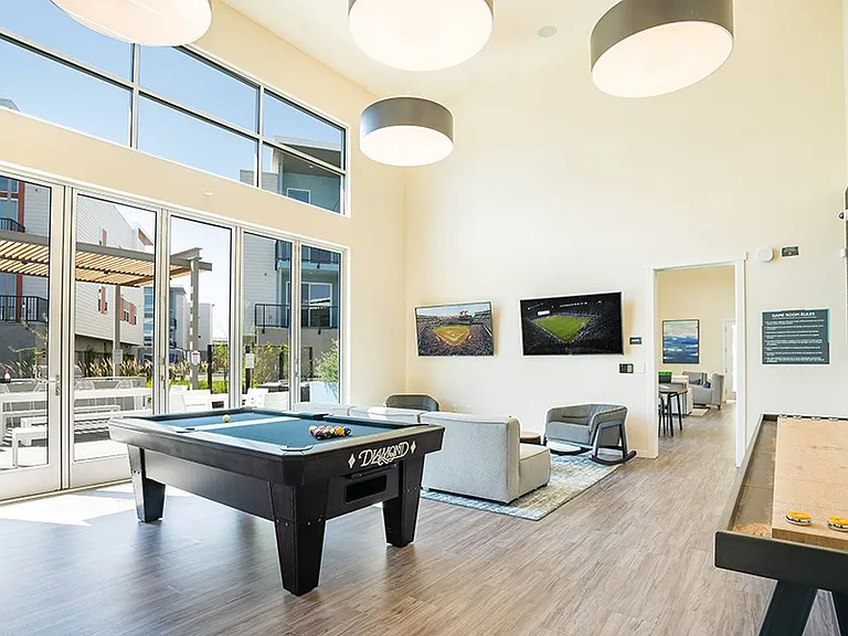 HUB APARTMENTS — Photo 6