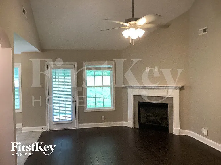 1217 Ridge Meadow Dr — Photo 3