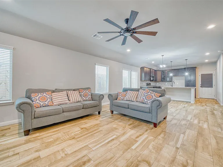 7919 Cypress Country Dr — Photo 7