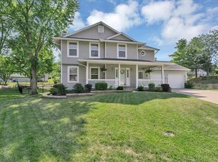8 Charlotteridge Ct, Saint Charles, MO 63304