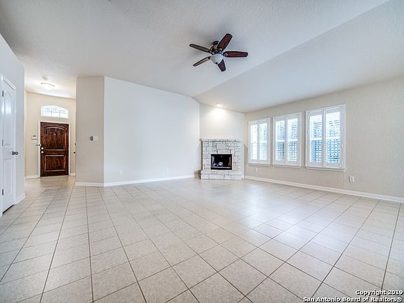 3rd image of 124 Pilsen Dr