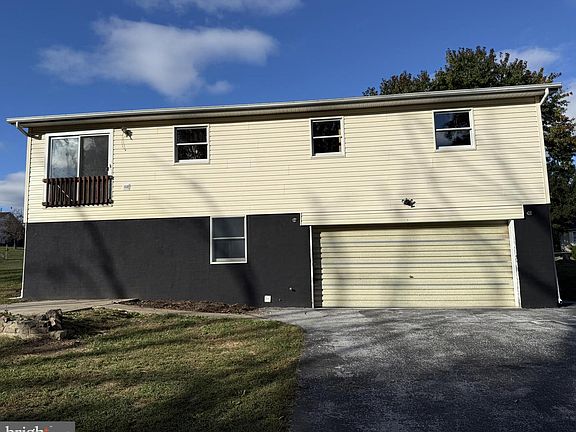 5th image of 392 Clifford Dr