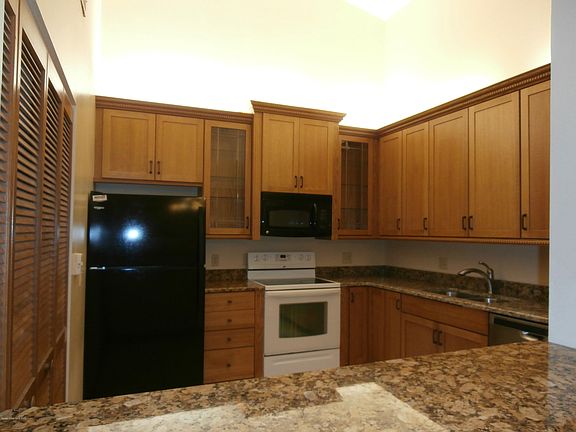4th image of 3746 Sawgrass Dr #3746