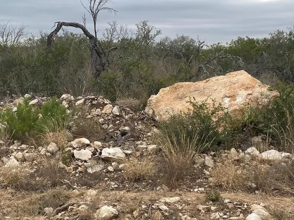 644 LEGEND HILLS RD LOT 30, Uvalde, TX 78801