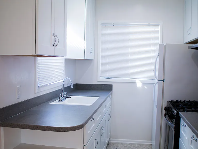 939 N Glendale Ave #1/2 — Photo 5