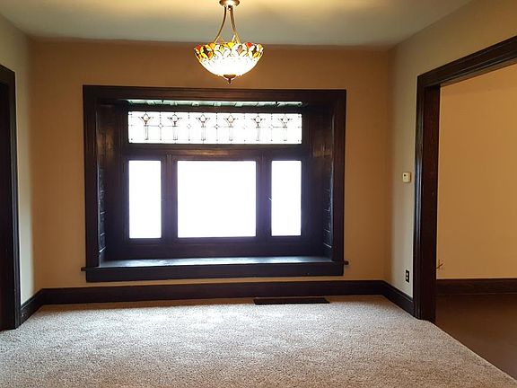 2nd image of 252 Grant St