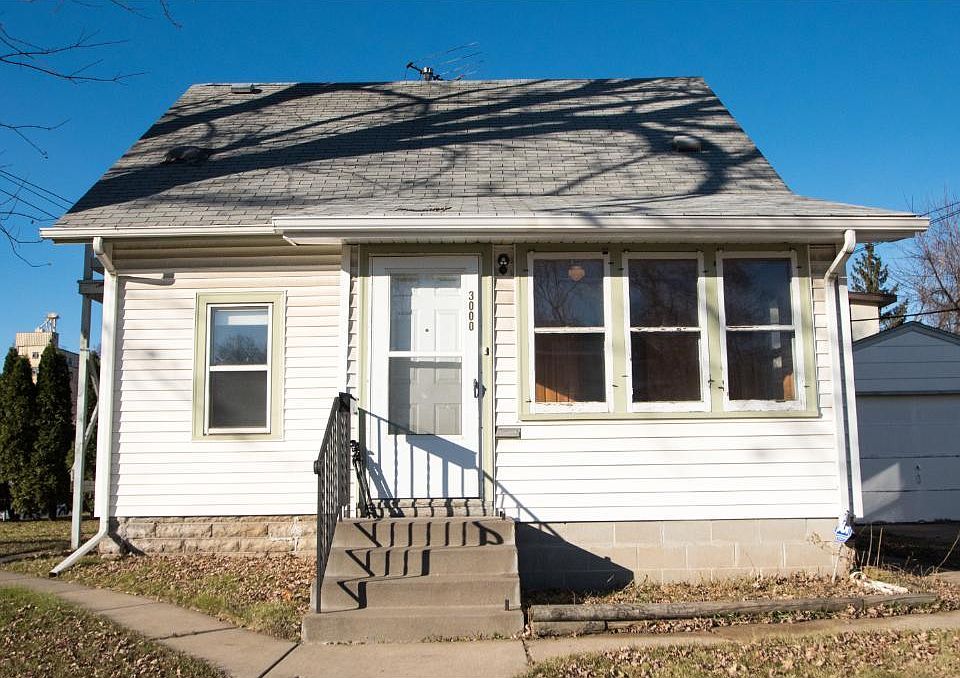 1st image of 3000 E 35th St