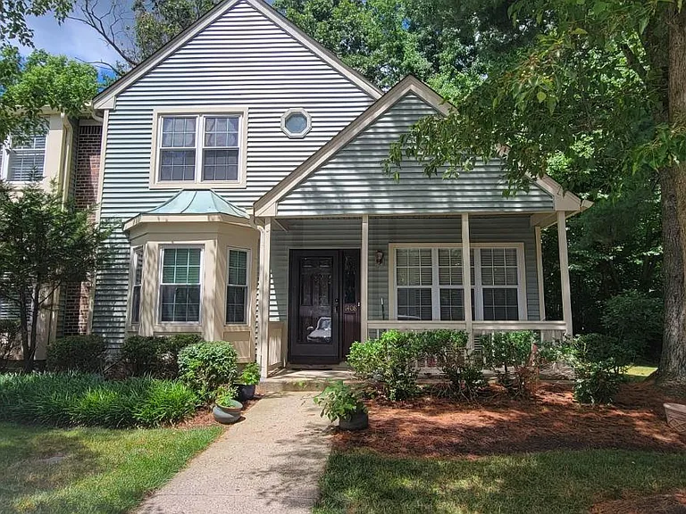 1408 Locust Ct — Photo 1