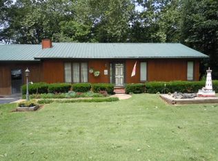 14005 N Parkland Ln, Mount Vernon, IL 62864