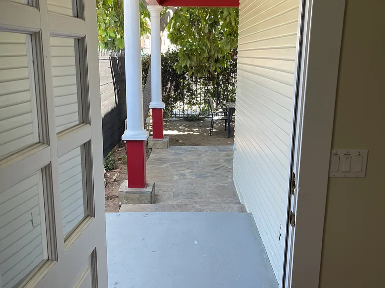 552 21st St — Photo 7