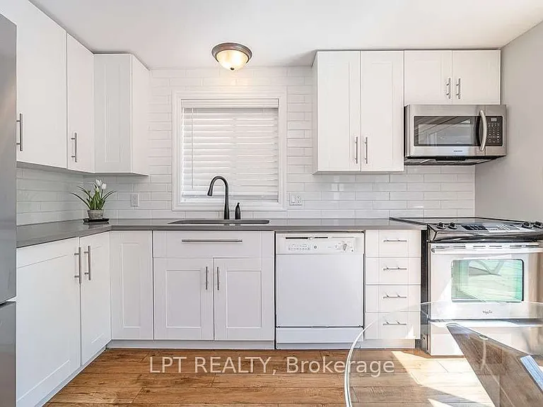 35 Clute Cres — Photo 4