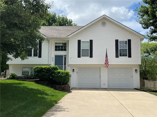 8708 Sheldon Ct, Kansas City, MO 64152