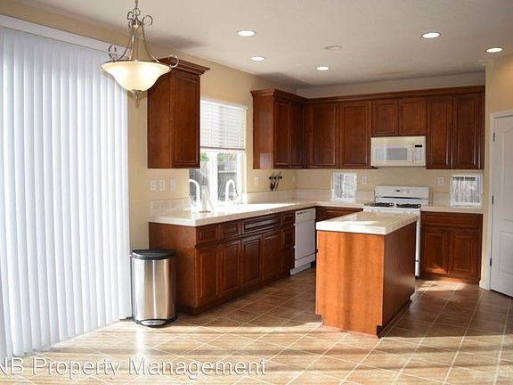 4th image of 895 Trehowell Dr