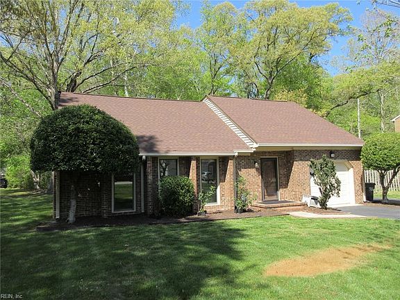 2nd image of 111 Lindsay Landing Ln