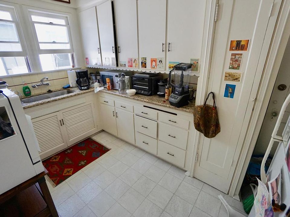 1st image of 342 S Detroit St #15