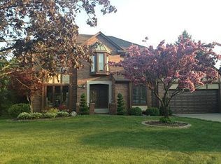 581 Shellbourne Dr, Rochester Hills, MI 48309