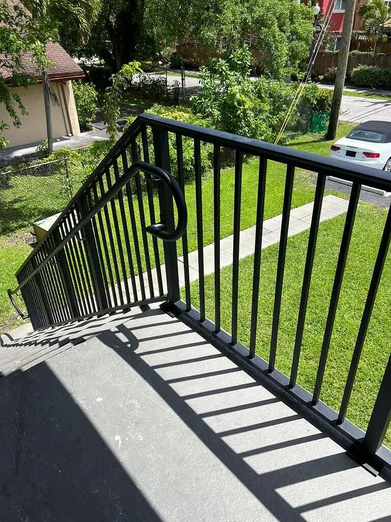 2 bed, 1.0 bath, 750 sqft, $2,050 — Photo 3