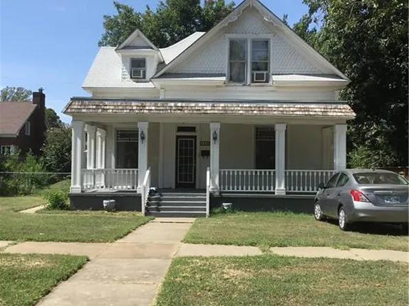 920 S 7th St, Chickasha, OK 73018